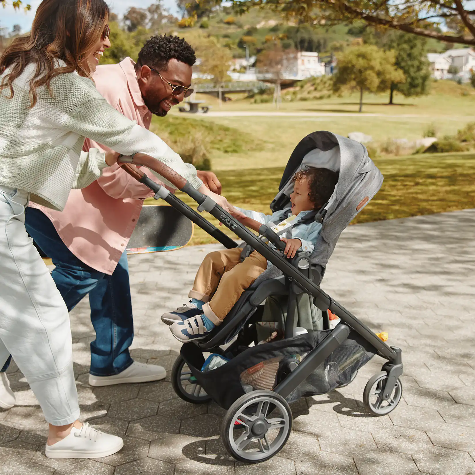 UPPAbaby Cruz V3 full-size stroller all-terrain stroller thumbnail 2 - detailed view showing features and design